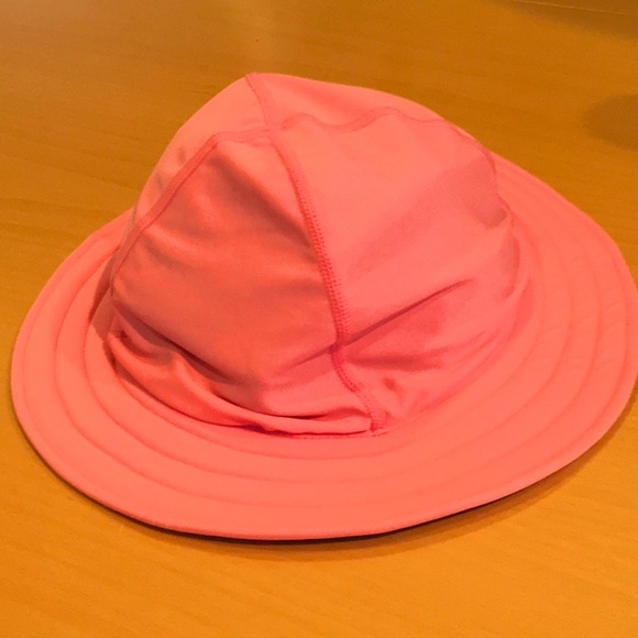 Bucket Hat Reversible from Mermaid Print to Solid Pink, 4-5 years - Picture 2 of 5